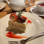 Afternoon Tea TEAROOM の渋皮栗と苺のショートケーキ