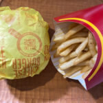 マクドナルドのチーズバーガー